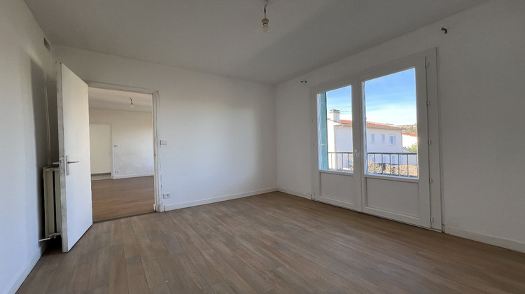 Ma-Cabane - Location Appartement GOURDAN POLIGNAN, 70 m²