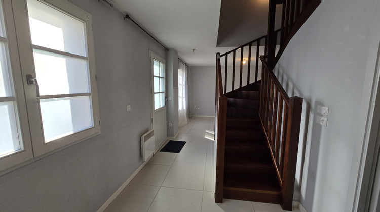 Ma-Cabane - Location Appartement GOUVIEUX, 51 m²