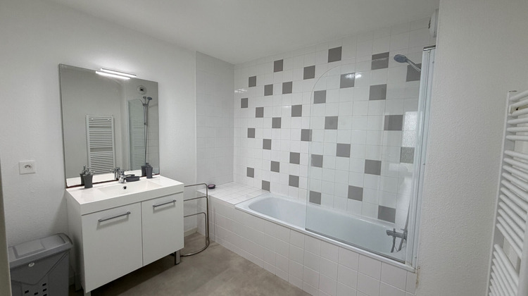 Ma-Cabane - Location Appartement GRADIGNAN, 69 m²