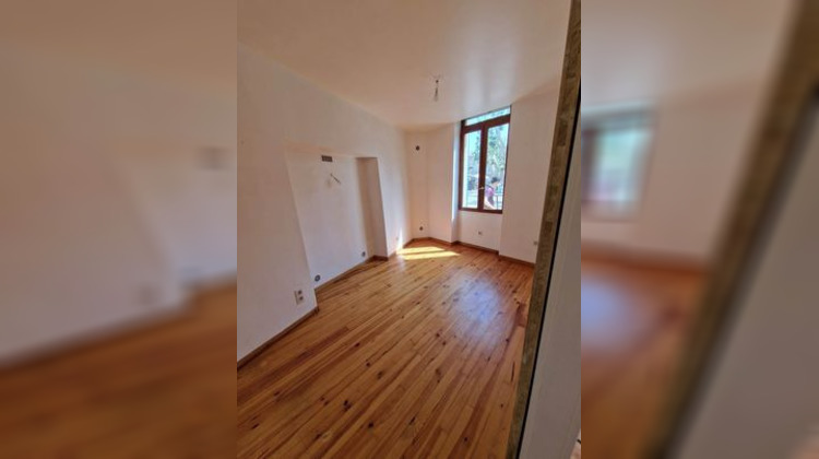 Ma-Cabane - Location Appartement GRANS, 34 m²