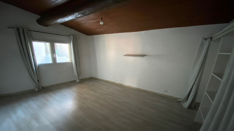 Ma-Cabane - Location Appartement GRANS, 61 m²