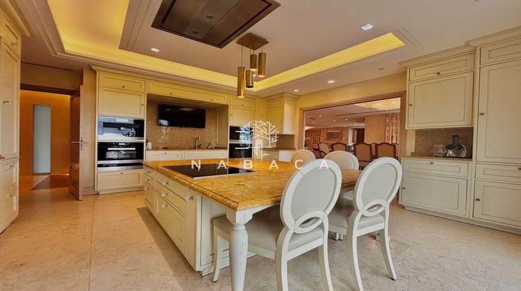 Ma-Cabane - Location Appartement Grasse, 217 m²