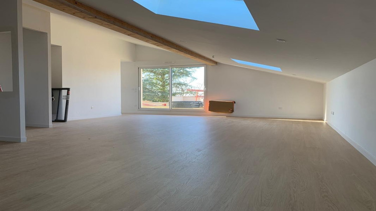 Ma-Cabane - Location Appartement GRATENTOUR, 107 m²