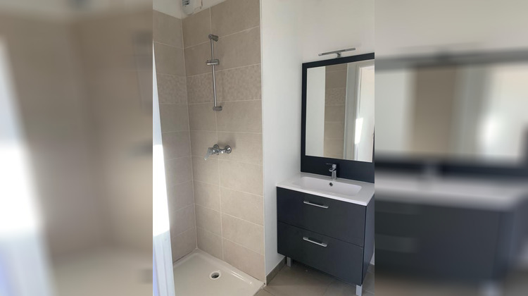 Ma-Cabane - Location Appartement GRATENTOUR, 107 m²