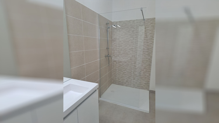 Ma-Cabane - Location Appartement GREASQUE, 58 m²