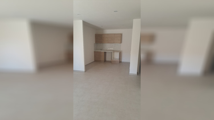 Ma-Cabane - Location Appartement GREASQUE, 54 m²