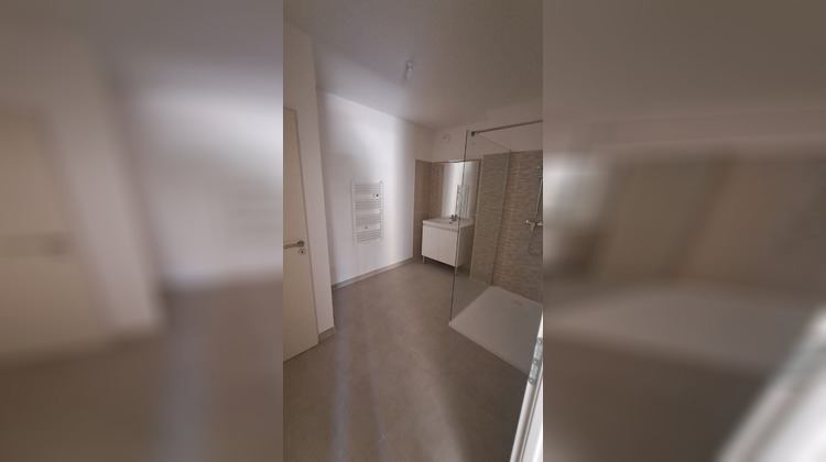 Ma-Cabane - Location Appartement GREASQUE, 54 m²