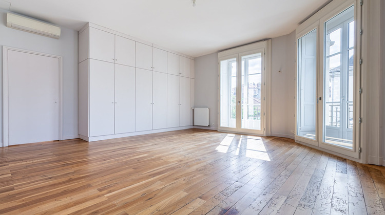 Ma-Cabane - Location Appartement GRENOBLE, 195 m²