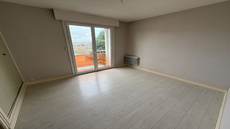 Ma-Cabane - Location Appartement GUERET, 164 m²