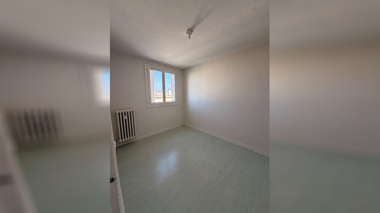 Ma-Cabane - Location Appartement GUILHERAND-GRANGES, 67 m²