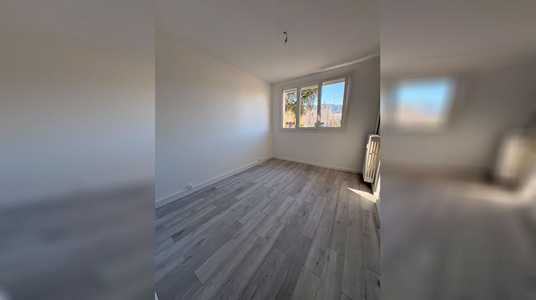 Ma-Cabane - Location Appartement GUILHERAND-GRANGES, 57 m²