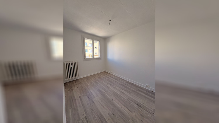 Ma-Cabane - Location Appartement GUILHERAND-GRANGES, 57 m²