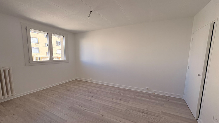 Ma-Cabane - Location Appartement GUILHERAND-GRANGES, 57 m²