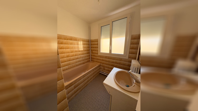 Ma-Cabane - Location Appartement GUILHERAND-GRANGES, 57 m²