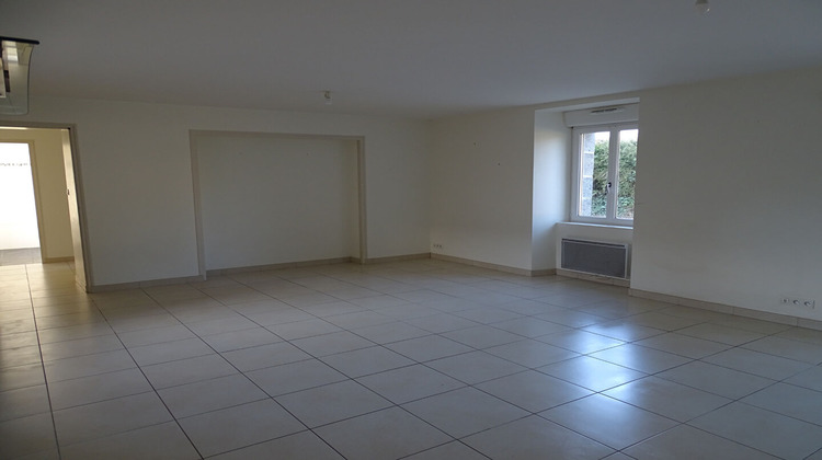 Ma-Cabane - Location Appartement HEDE-BAZOUGES, 57 m²