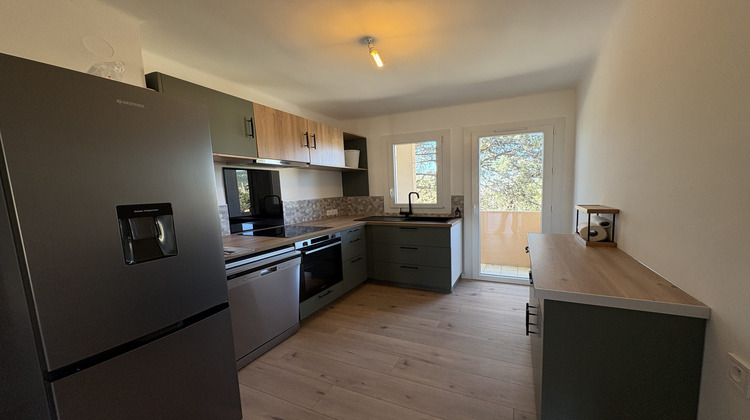 Ma-Cabane - Location Appartement Hyères, 55 m²