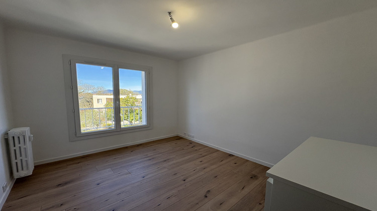 Ma-Cabane - Location Appartement Hyères, 55 m²