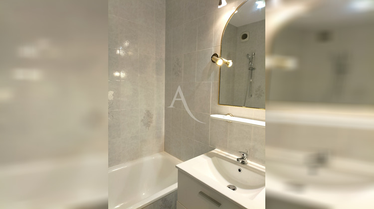 Ma-Cabane - Location Appartement HYERES, 49 m²
