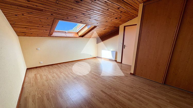 Ma-Cabane - Location Appartement INJOUX-GENISSIAT, 66 m²