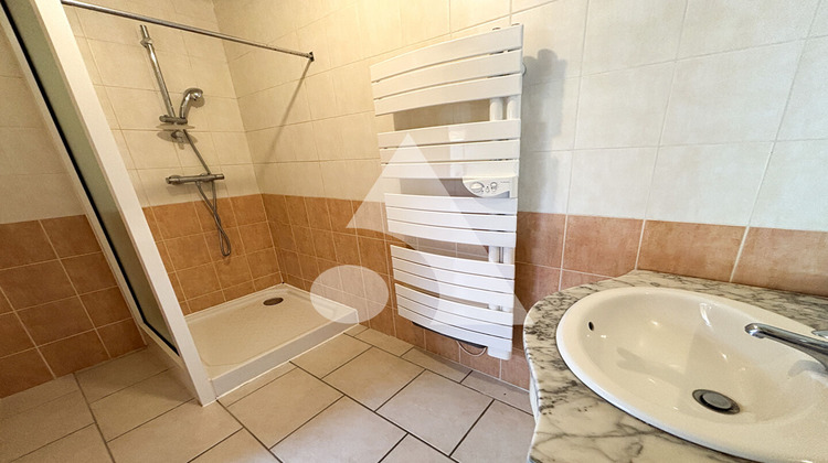 Ma-Cabane - Location Appartement INJOUX-GENISSIAT, 66 m²