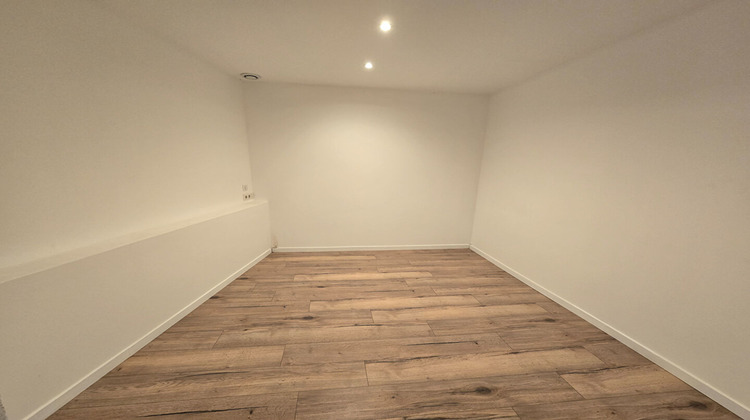 Ma-Cabane - Location Appartement ISLES-LES-MELDEUSES, 32 m²