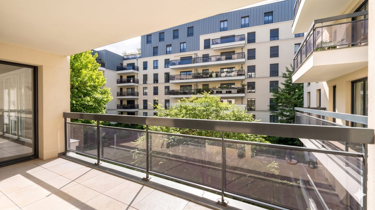 Ma-Cabane - Location Appartement Issy-les-Moulineaux, 66 m²