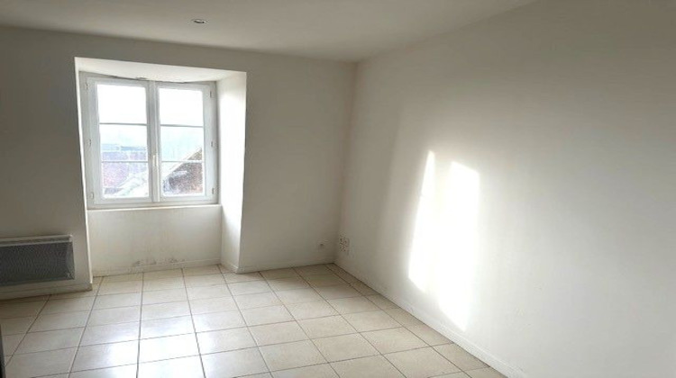 Ma-Cabane - Location Appartement JOIGNY, 72 m²