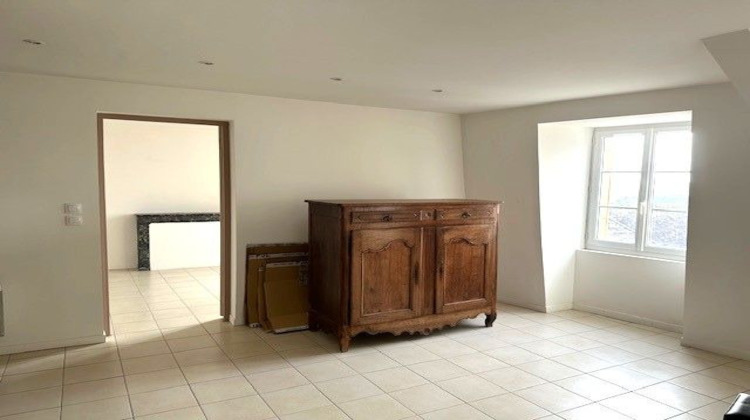 Ma-Cabane - Location Appartement JOIGNY, 72 m²