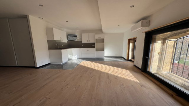 Ma-Cabane - Location Appartement Jouques, 51 m²