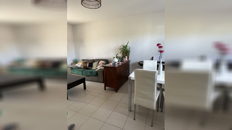 Ma-Cabane - Location Appartement L'Ilse-Jourdain, 66 m²