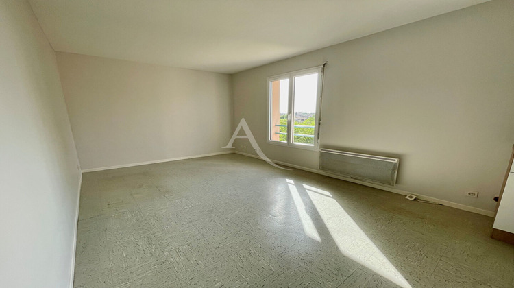 Ma-Cabane - Location Appartement L'ISLE-JOURDAIN, 33 m²