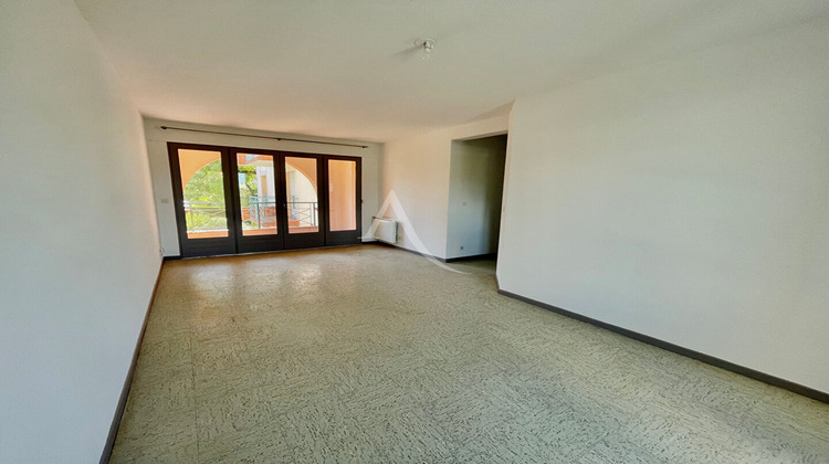 Ma-Cabane - Location Appartement L'ISLE-JOURDAIN, 66 m²