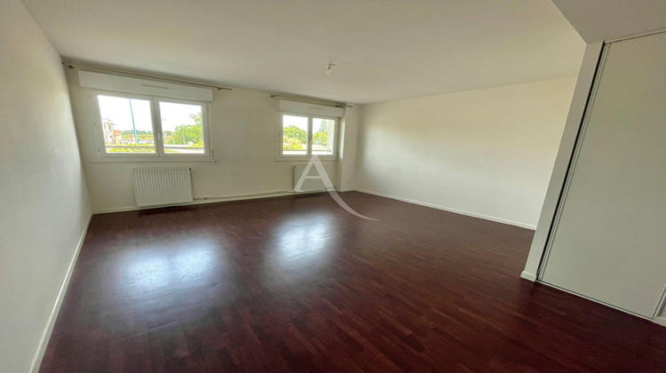 Ma-Cabane - Location Appartement L'ISLE-JOURDAIN, 63 m²