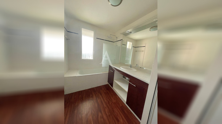 Ma-Cabane - Location Appartement L'ISLE-JOURDAIN, 63 m²