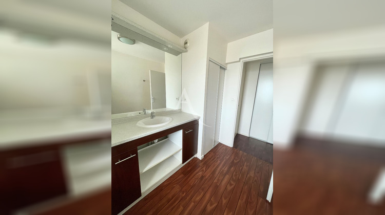 Ma-Cabane - Location Appartement L'ISLE-JOURDAIN, 63 m²