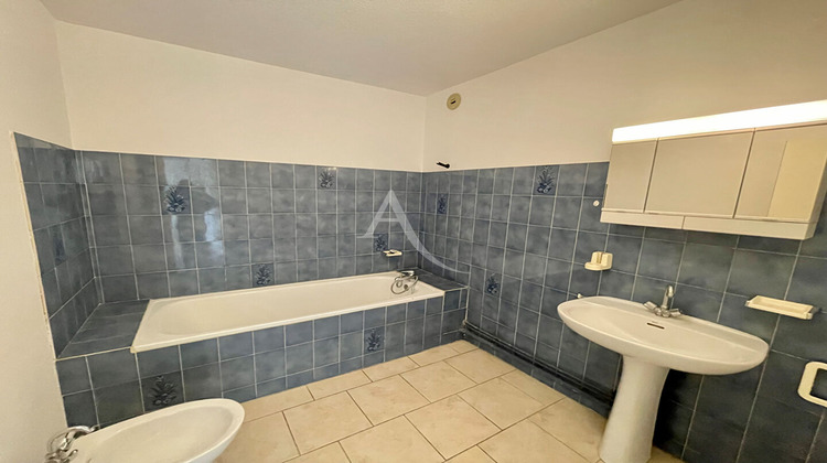 Ma-Cabane - Location Appartement L'ISLE-JOURDAIN, 74 m²