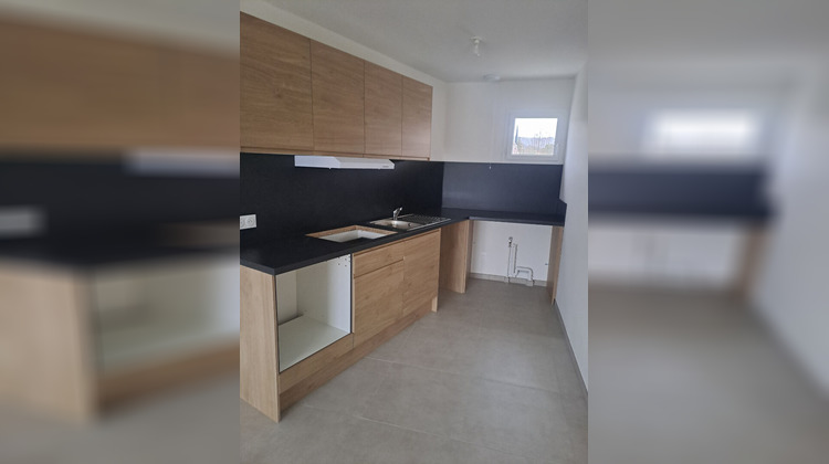 Ma-Cabane - Location Appartement LA BOUILLADISSE, 0 m²