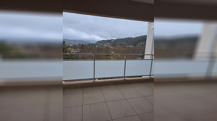 Ma-Cabane - Location Appartement LA BOUILLADISSE, 0 m²