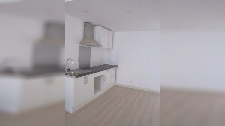 Ma-Cabane - Location Appartement LA BOUILLADISSE, 55 m²