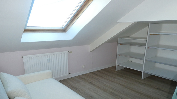 Ma-Cabane - Location Appartement LA CHAPELLE-DES-FOUGERETZ, 71 m²