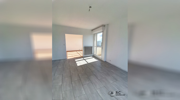 Ma-Cabane - Location Appartement LA CHAPELLE-SAINT-MESMIN, 67 m²