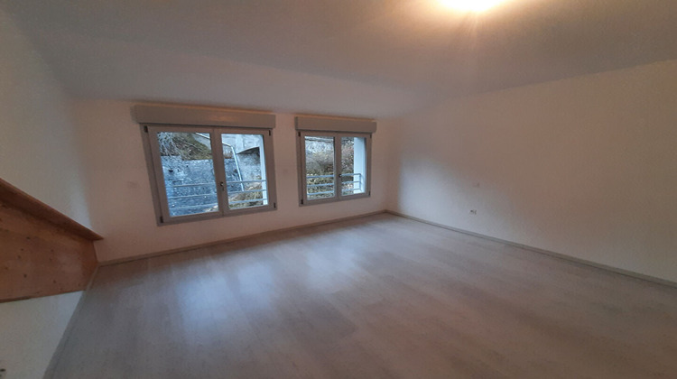 Ma-Cabane - Location Appartement LA CLUSE-ET-MIJOUX, 80 m²