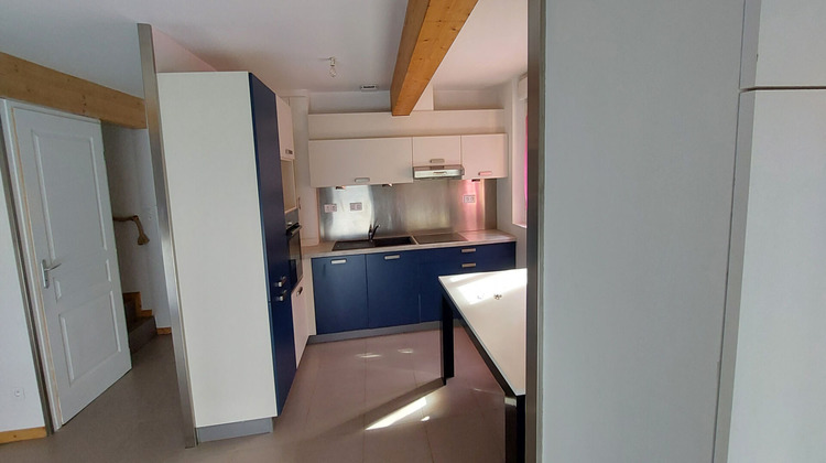 Ma-Cabane - Location Appartement LA CLUSE-ET-MIJOUX, 54 m²