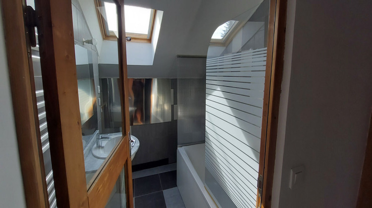 Ma-Cabane - Location Appartement LA CLUSE-ET-MIJOUX, 54 m²