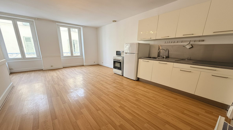 Ma-Cabane - Location Appartement LA COTE-SAINT-ANDRE, 42 m²