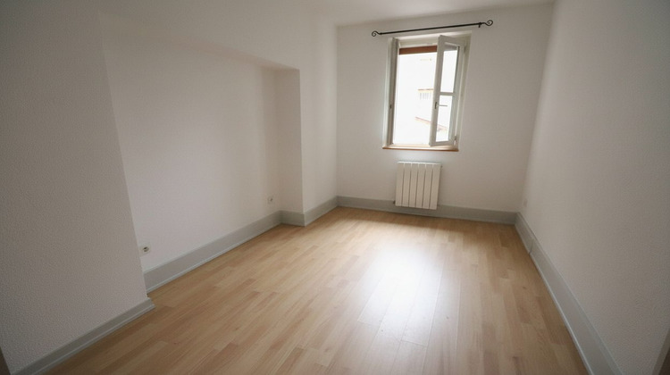 Ma-Cabane - Location Appartement LA COTE-SAINT-ANDRE, 48 m²