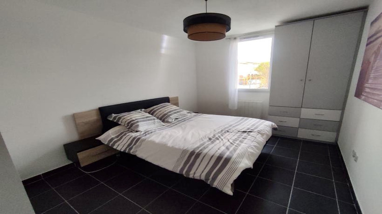 Ma-Cabane - Location Appartement LA FARE-LES-OLIVIERS, 40 m²