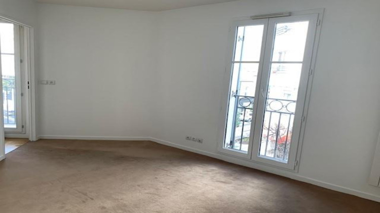 Ma-Cabane - Location Appartement LA GARENNE-COLOMBES, 40 m²