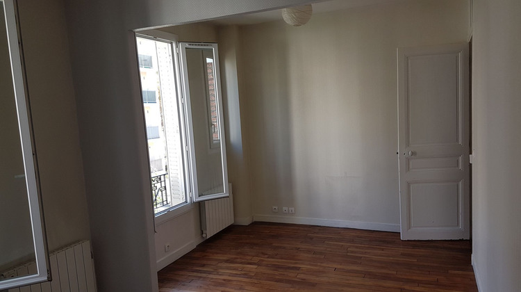 Ma-Cabane - Location Appartement LA GARENNE-COLOMBES, 40 m²