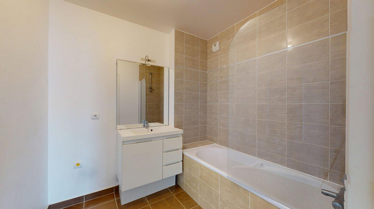 Ma-Cabane - Location Appartement LA GARENNE-COLOMBES, 40 m²
